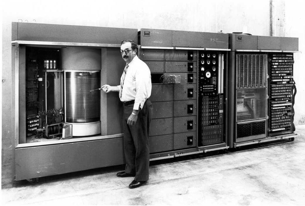 هارد دیسک های اولیه شرکت IBM