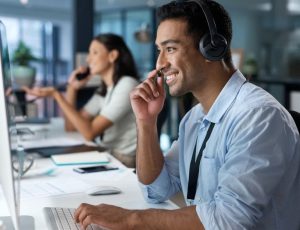 خدمات غیرحضوری (تلفنی و آنلاین) کامپیوتر و موبایل و مزایای آن